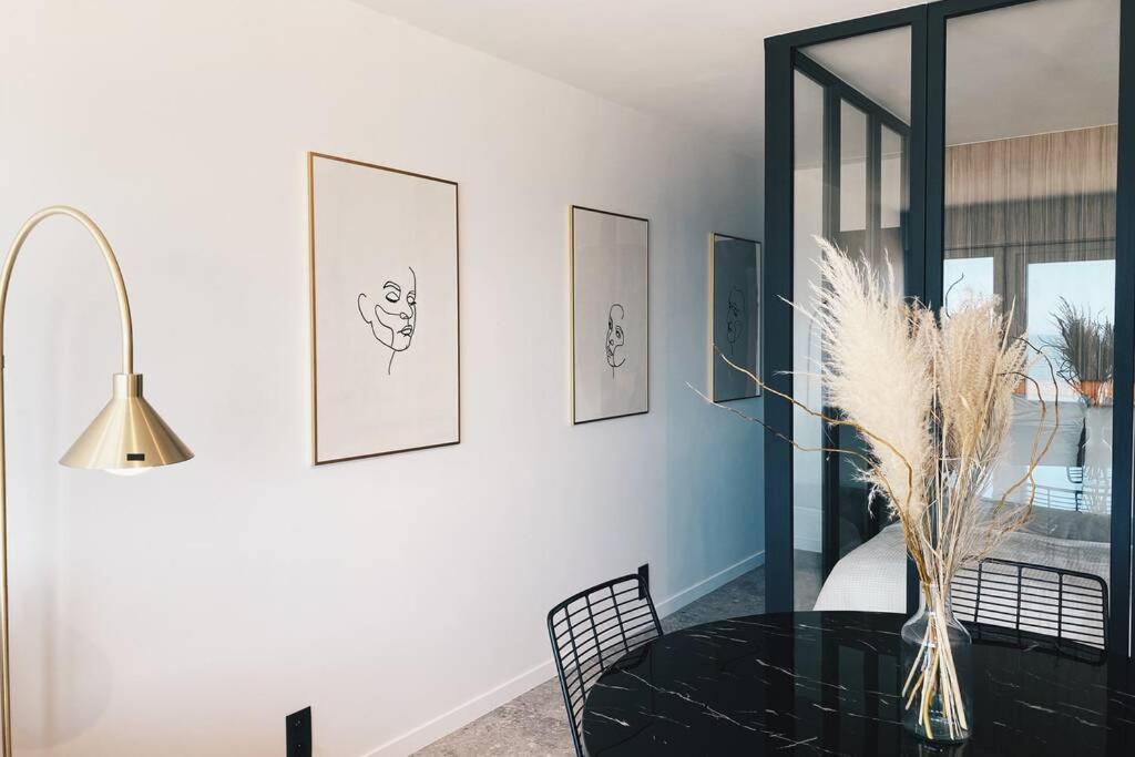 Wonderful Architect Designed Flat With Sea View Apartment Ostend Luaran gambar